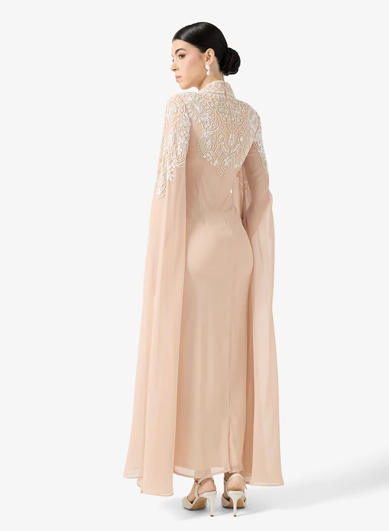 اميليا روز فستان ماكسي بأكمام كاب